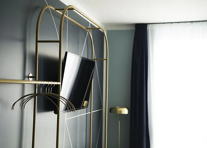 호텔 The Base One 3*