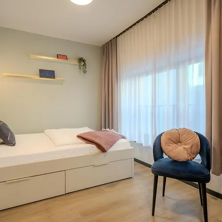 The Base One Hotell 3*