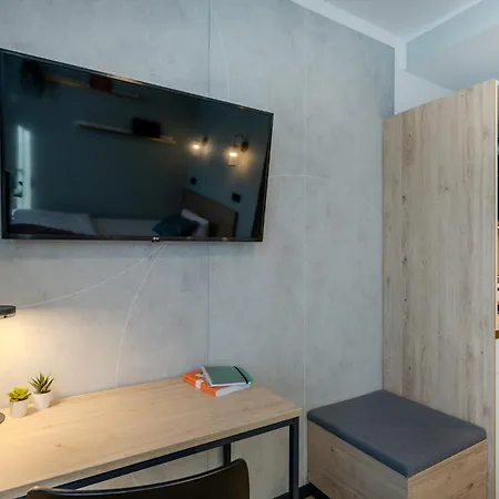 The Base One 3* Берлин