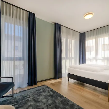 The Base One 3* Берлин