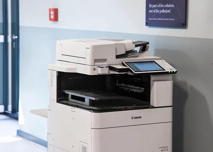 Hotel The Base One 3*