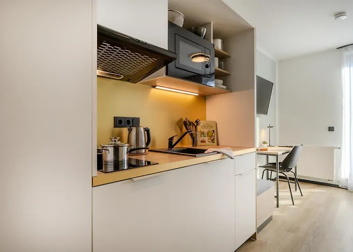 فندق The Base One 3*