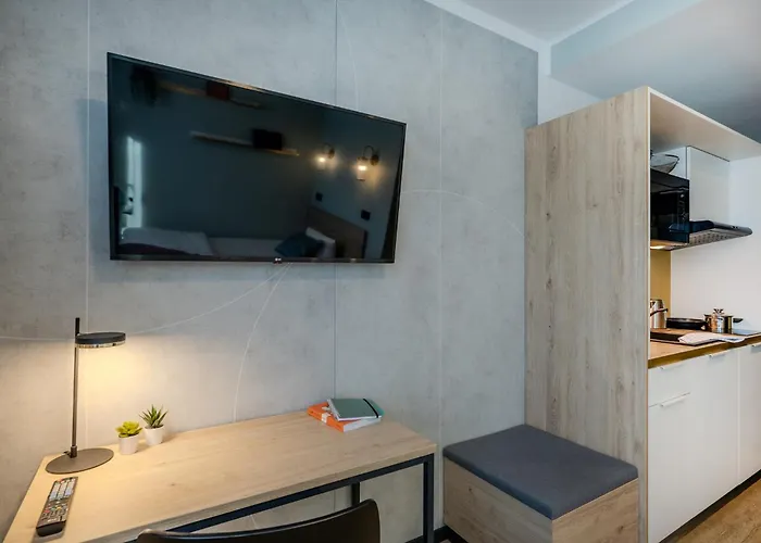 The Base One 3* Berlino