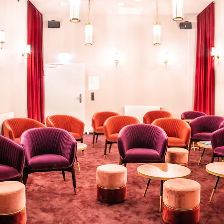 Ξενοδοχείο The Base One