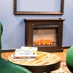 The Base One فندق برلين