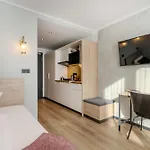 The Base One فندق 3*