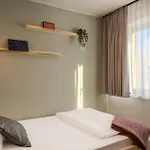 酒店 The Base One 3*