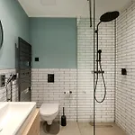 The Base One فندق 3*