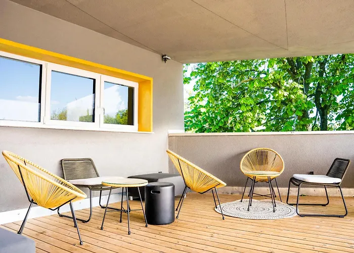 ホテル The Base One