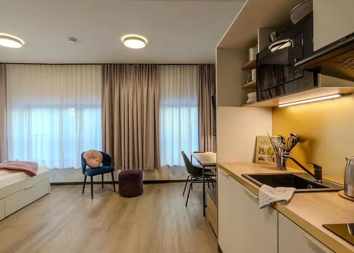 The Base One ベルリン