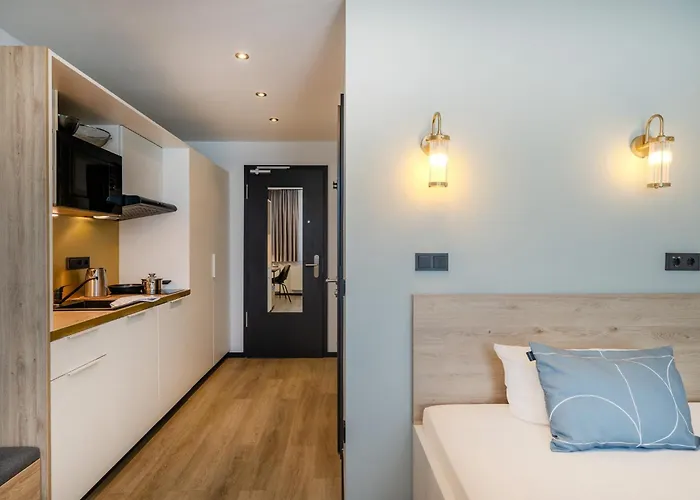 The Base One ベルリン